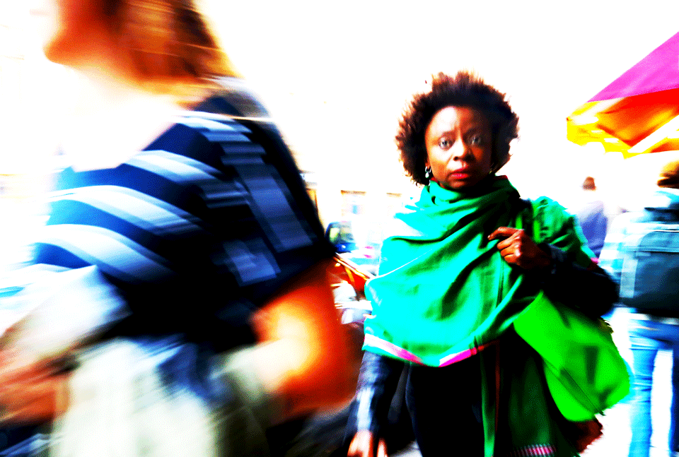 On The Move - It's the colours that makes this kind of pic